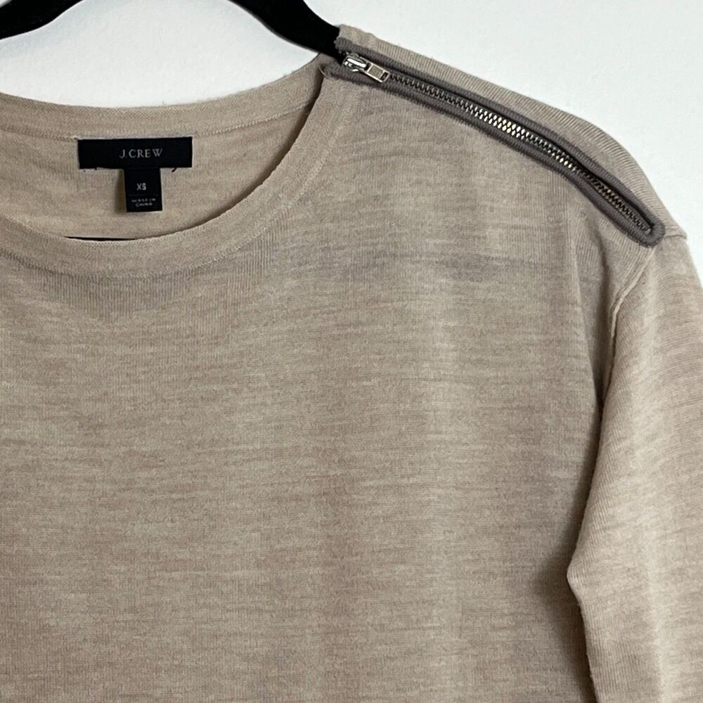 J.Crew Tippi Sweater XS Beige 100% Merino Wool Shoulder Zips Lightweight Top